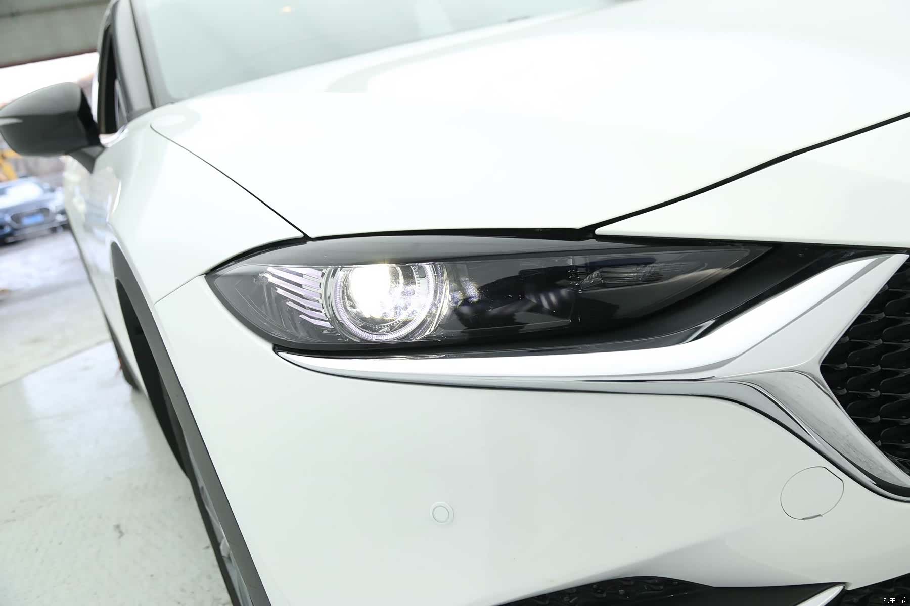 Mazda CX-4, 2023 7