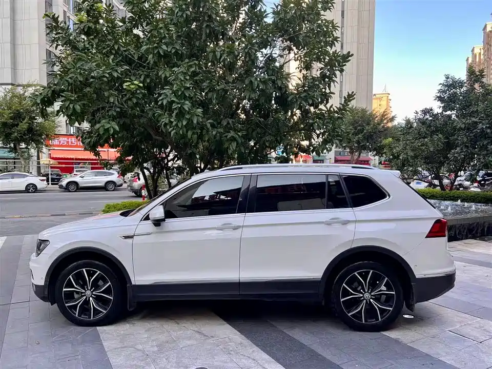 Volkswagen Tiguan L