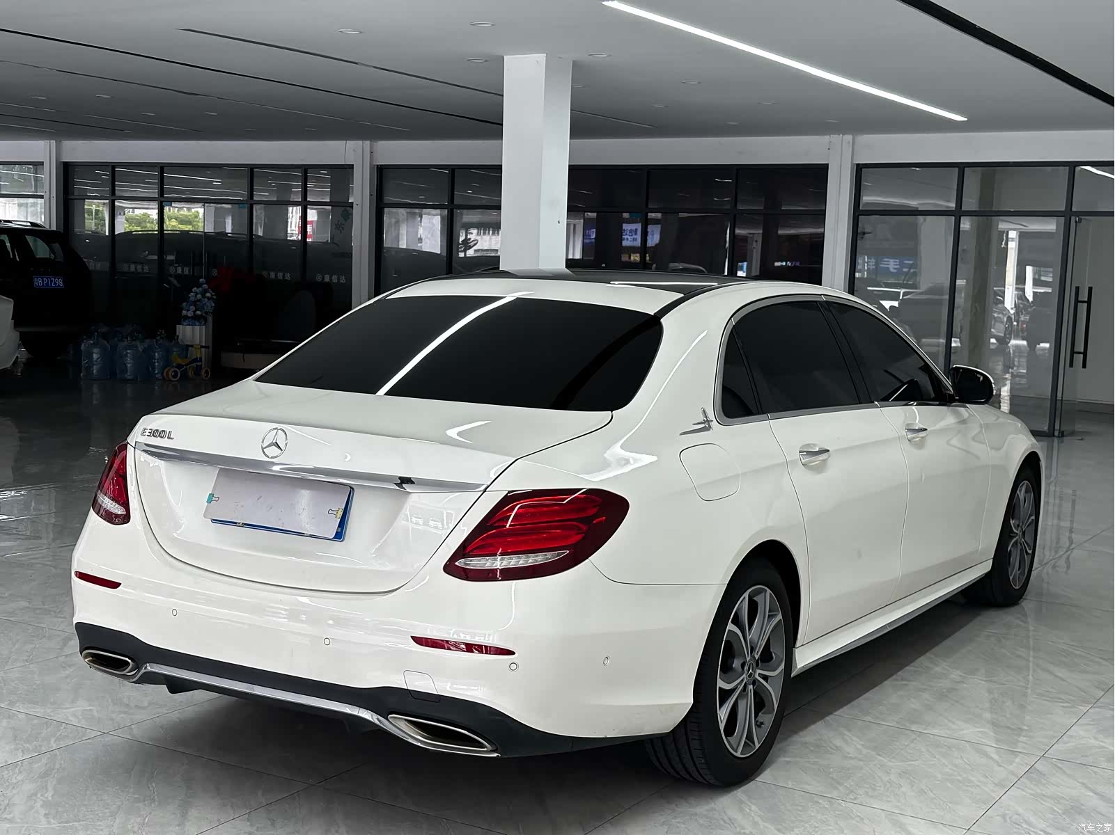 Mercedes-Benz E-Class, 2020 4