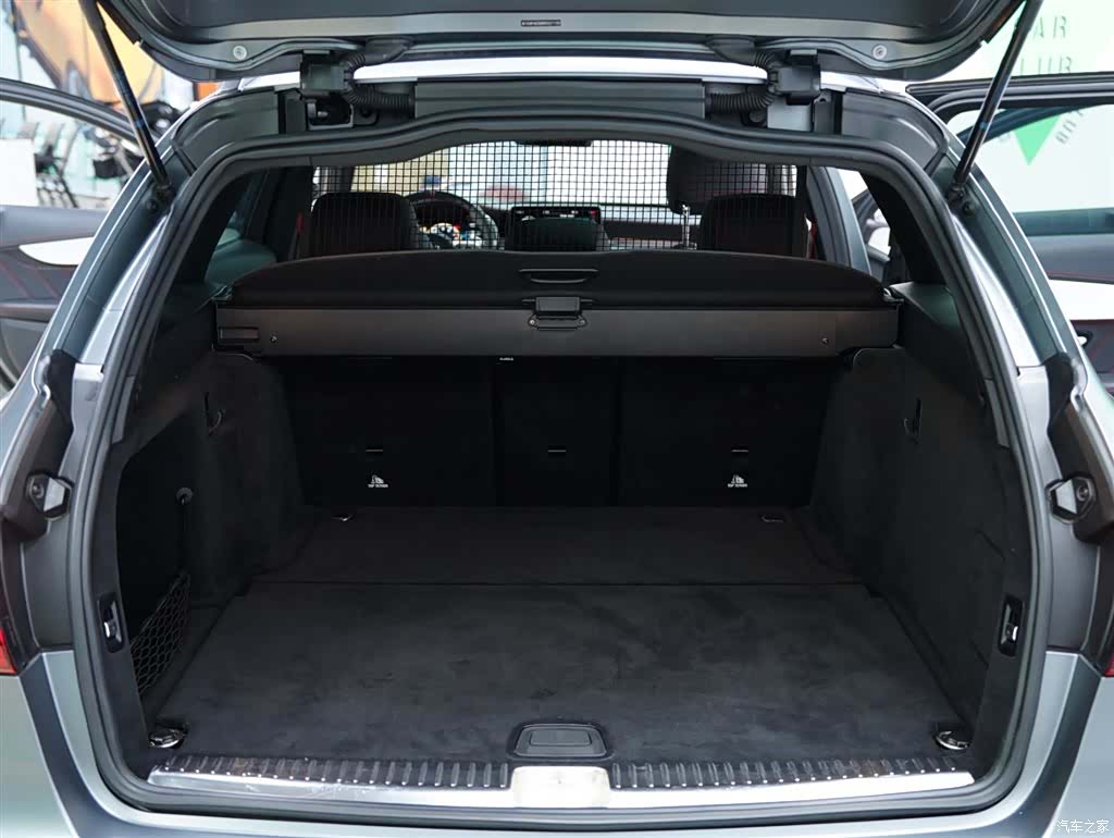 Mercedes-Benz C-Class, 2021 44