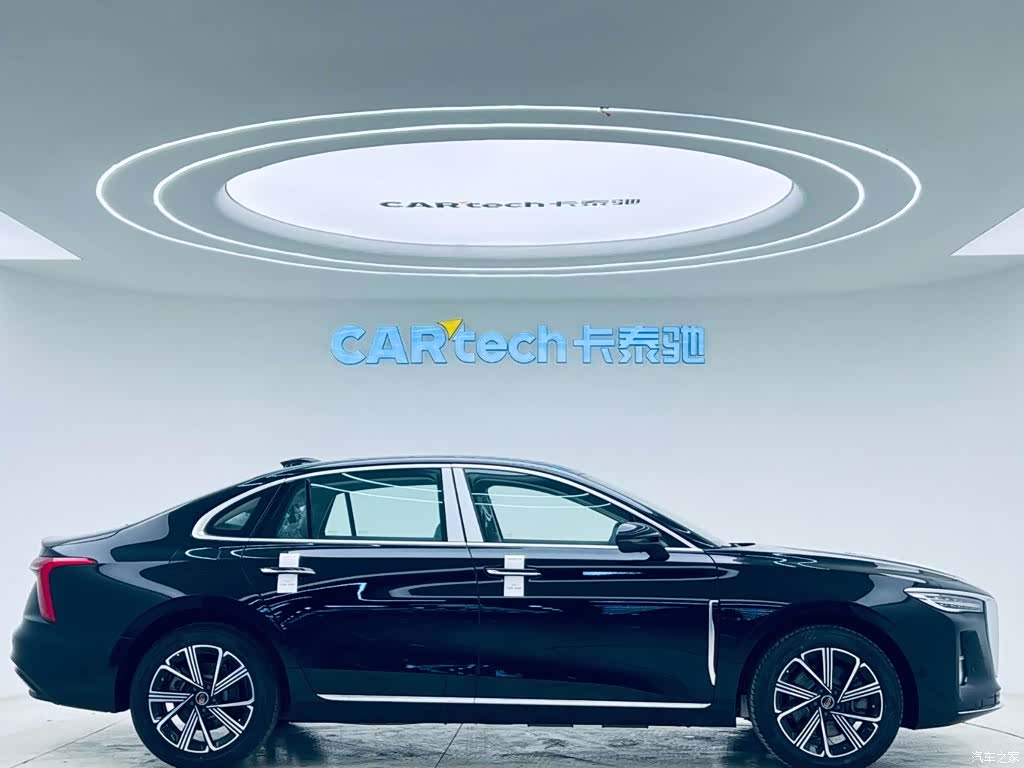 Hongqi H5, 2025 4