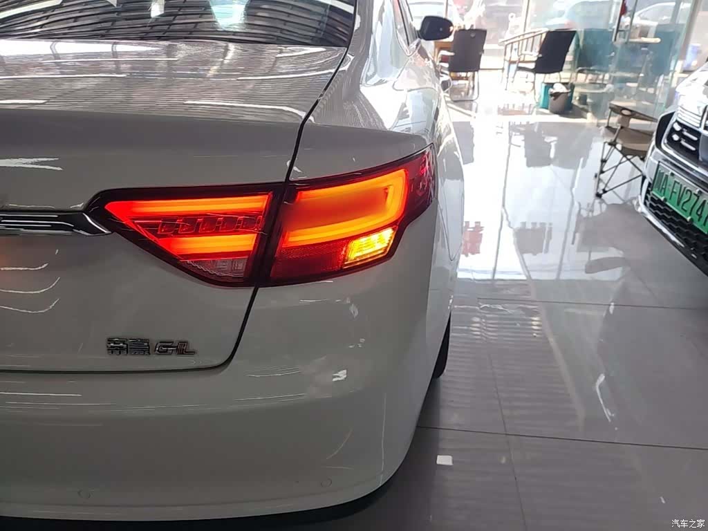 Geely Emgrand, 2020 8