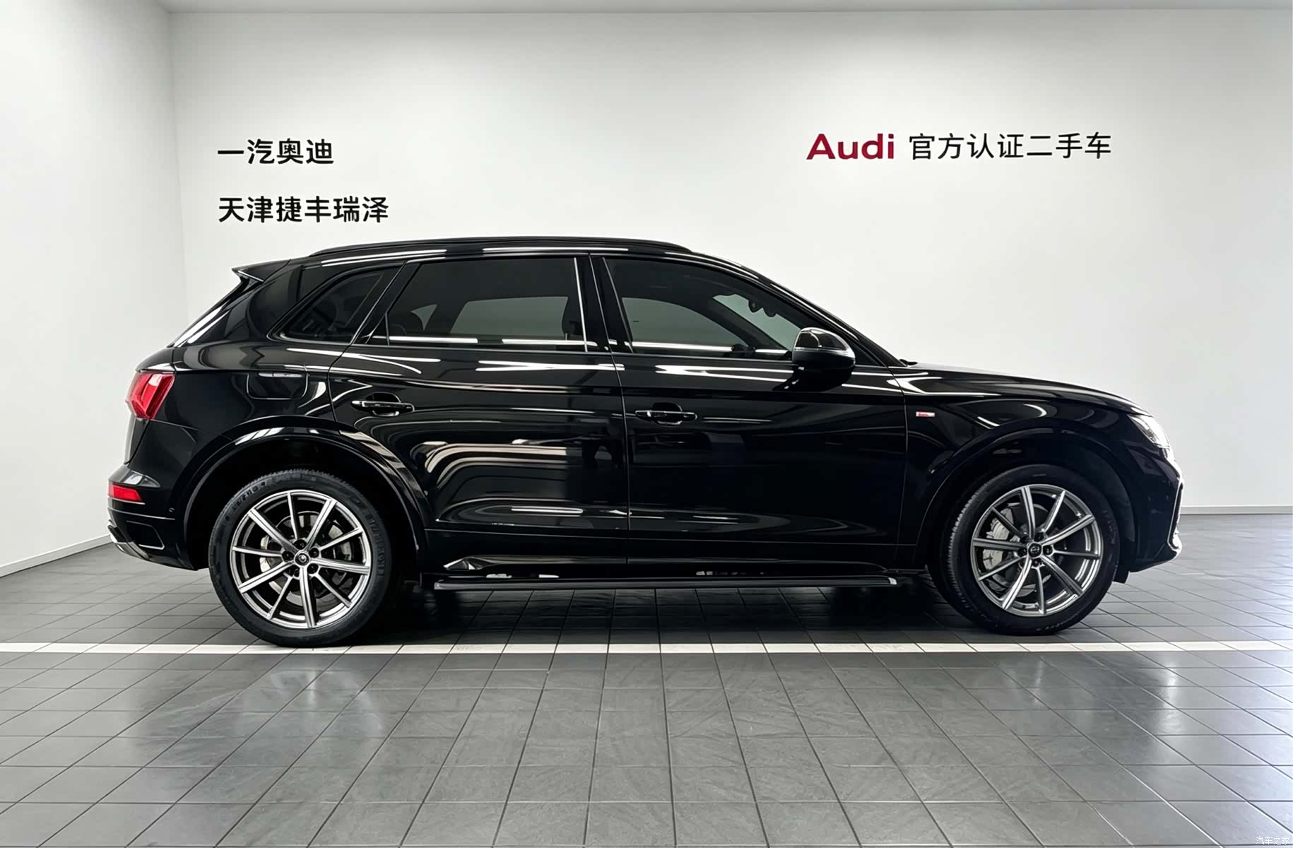 Audi Q5L, 2022 все фото