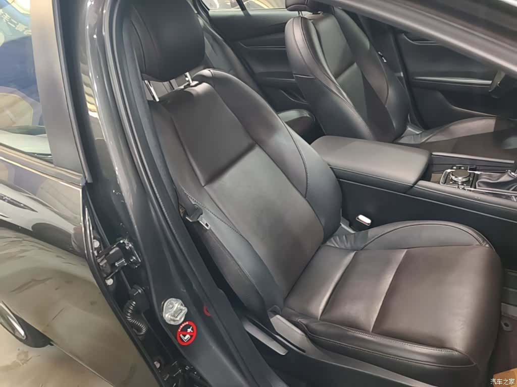Mazda Mazda3, 2020 25