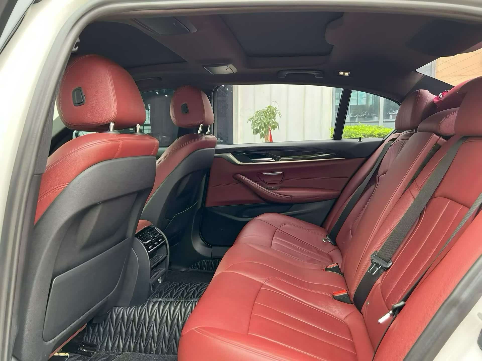 BMW 5 Series, 2018 все фото