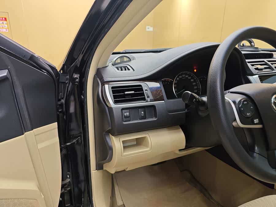 Toyota Camry 2016, фото 12
