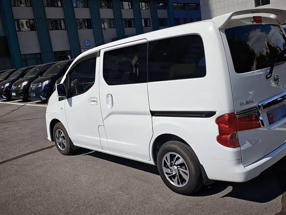 Nissan NV200