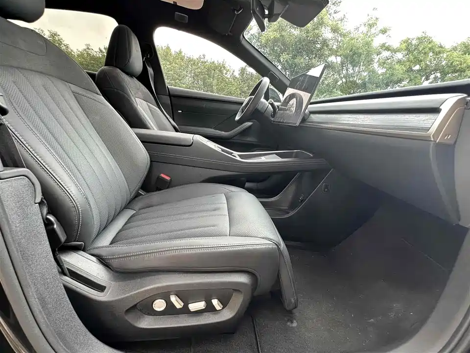 NIO L60 NIO L60