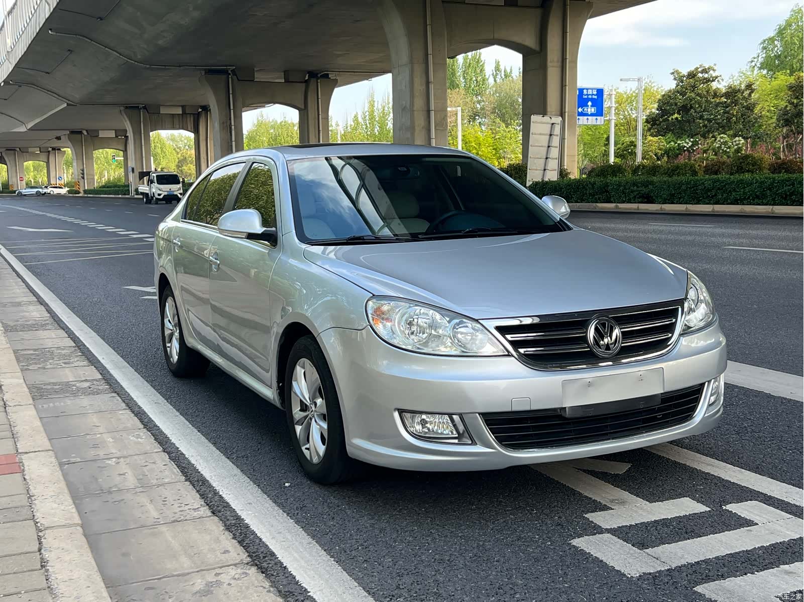 Volkswagen Lavida, 2011 1