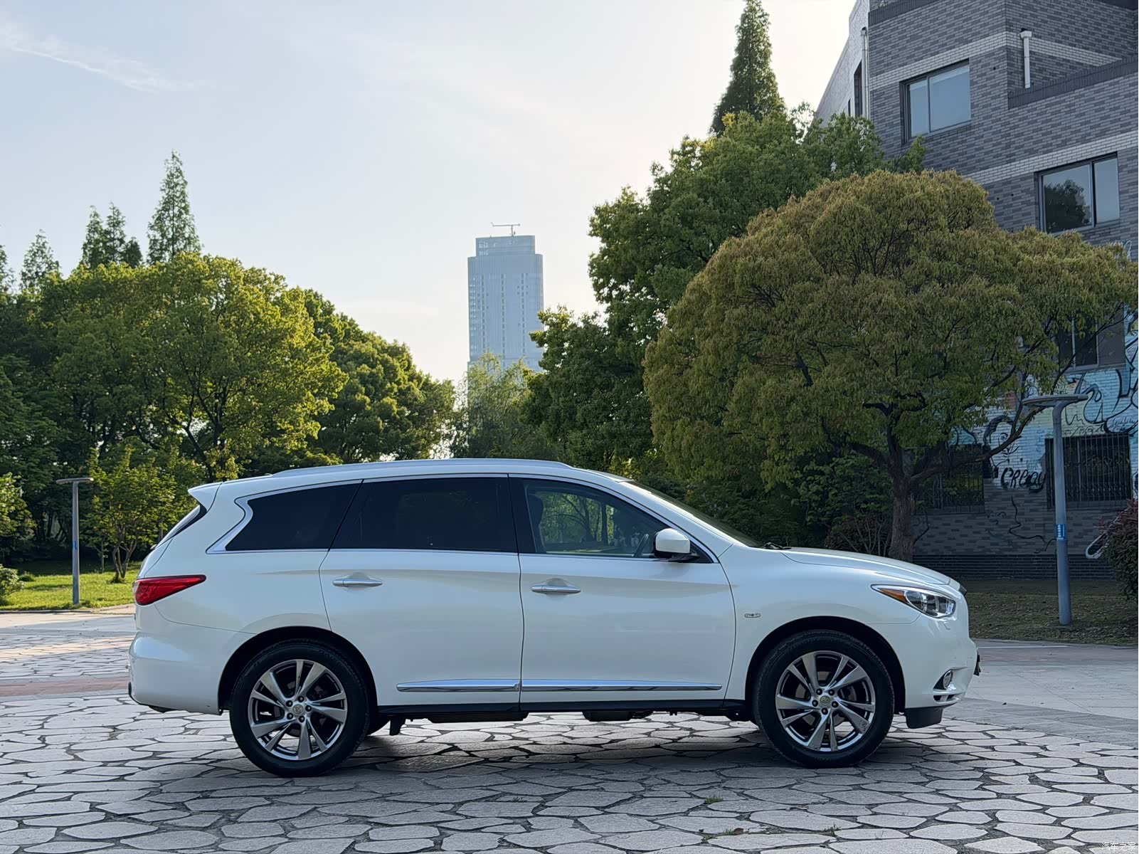 Infiniti JX35, 2015 12