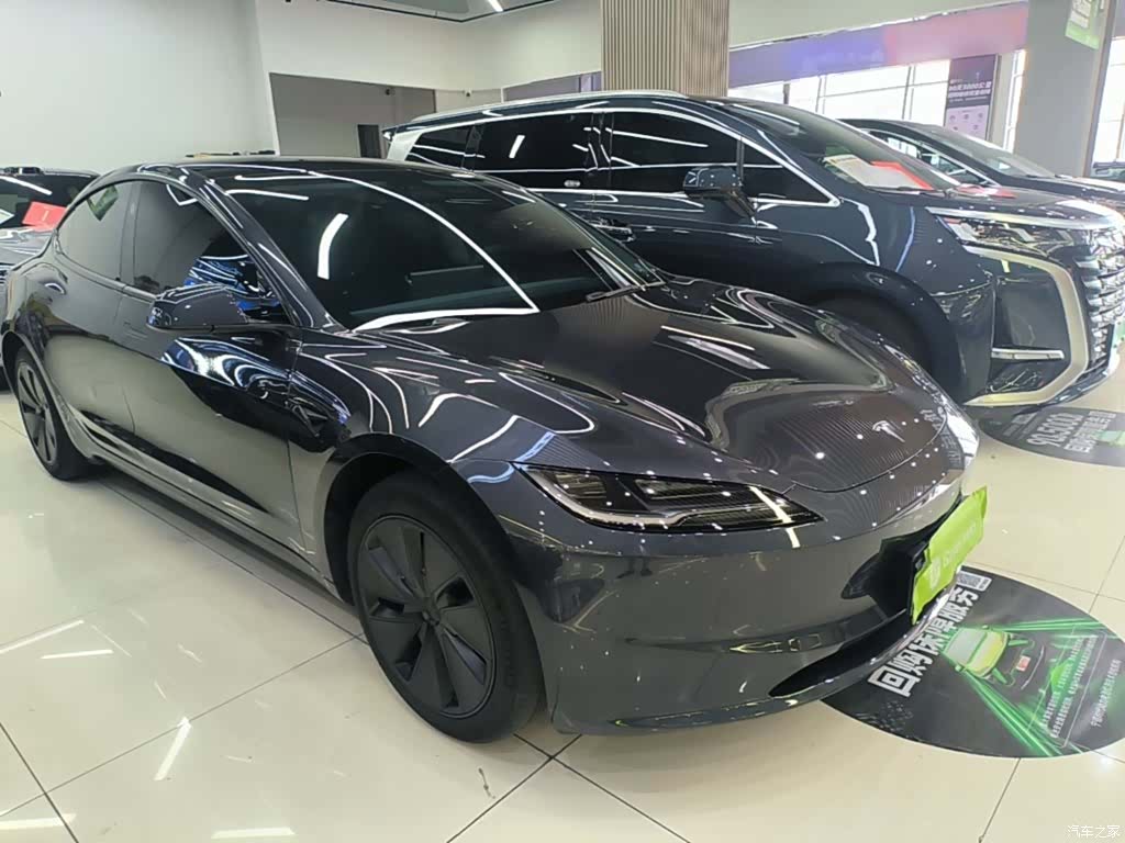 Tesla Model 3, 2024 4
