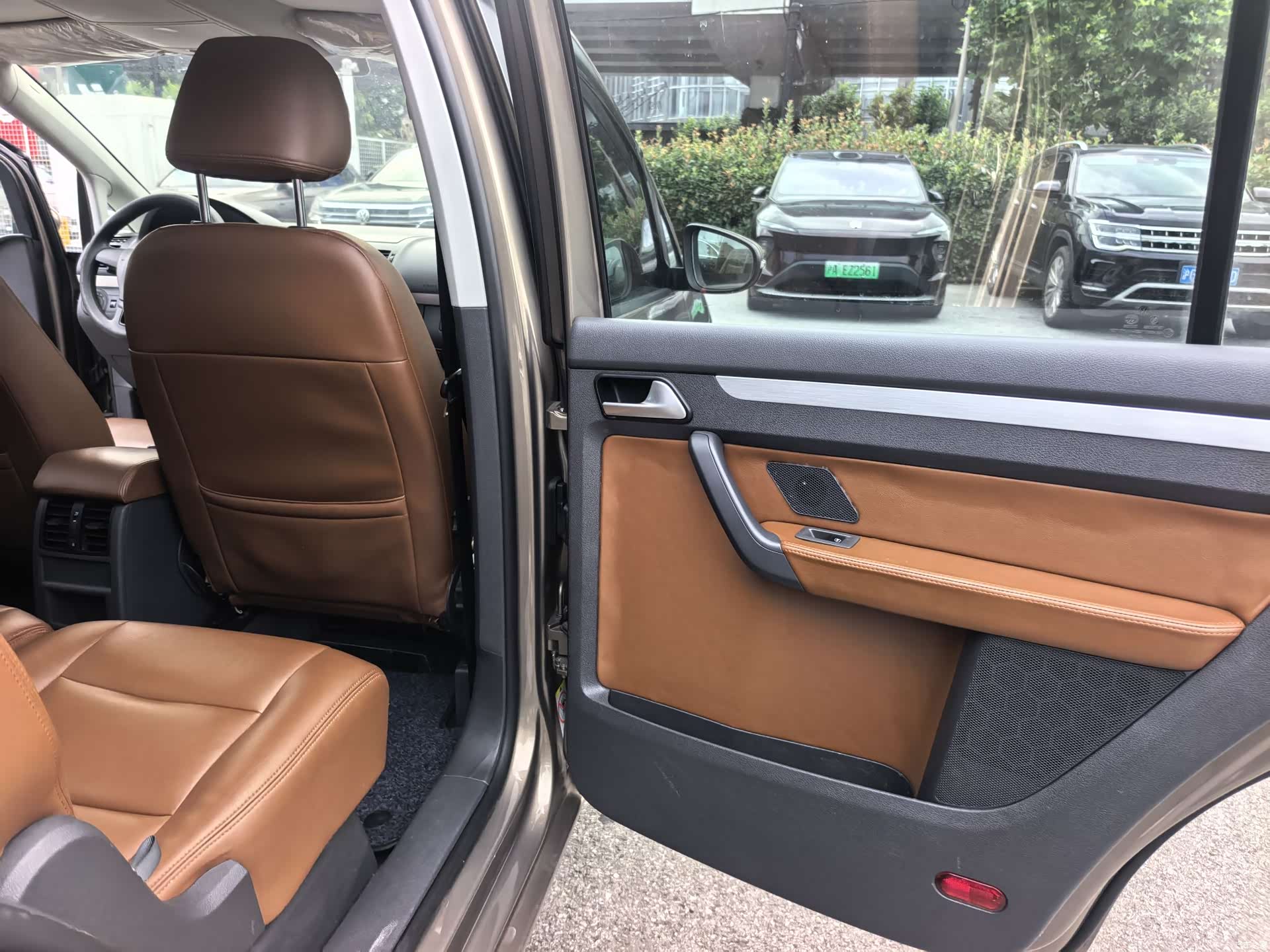 Volkswagen 5, 2015 13