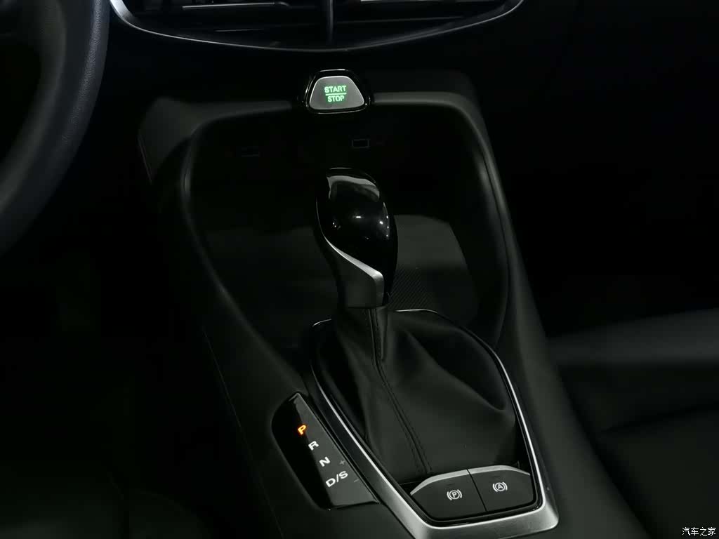 MG MG5, 2025 13