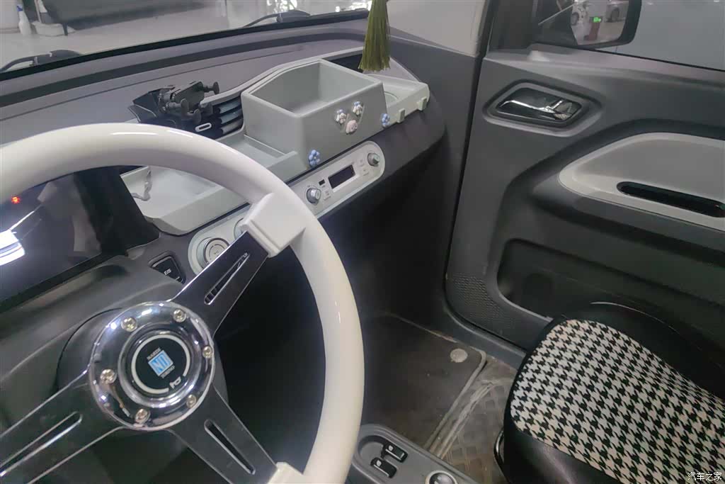Wuling MINIEV, 2022 13