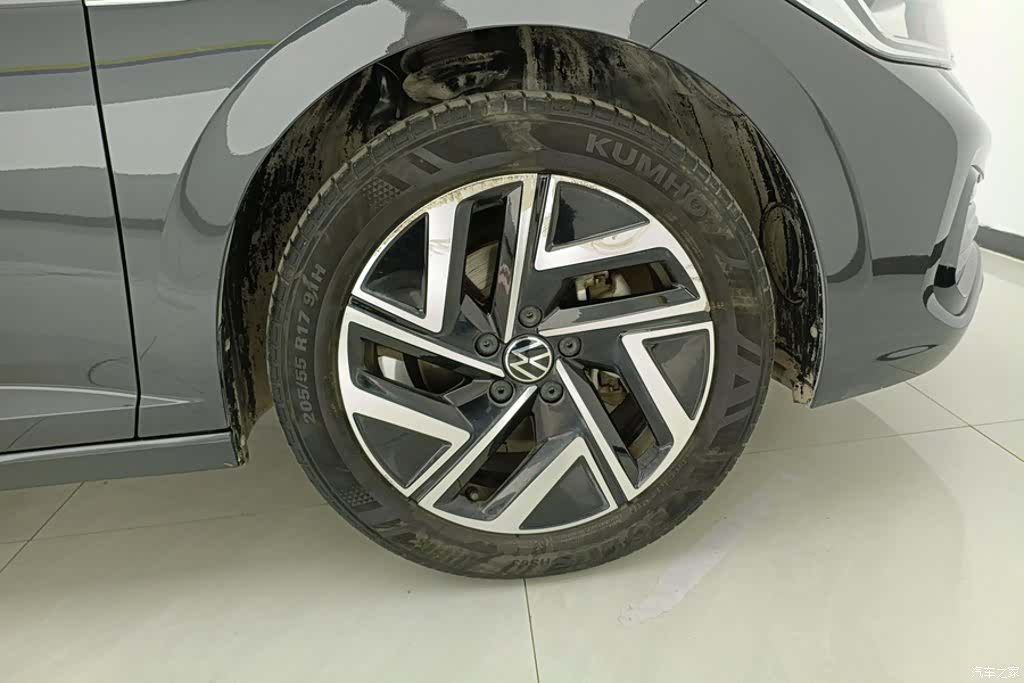 Volkswagen Sagitar, 2023 6