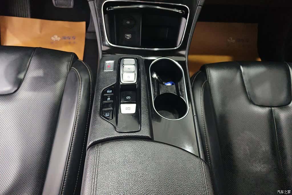 Hyundai Santa Fe, 2020 16