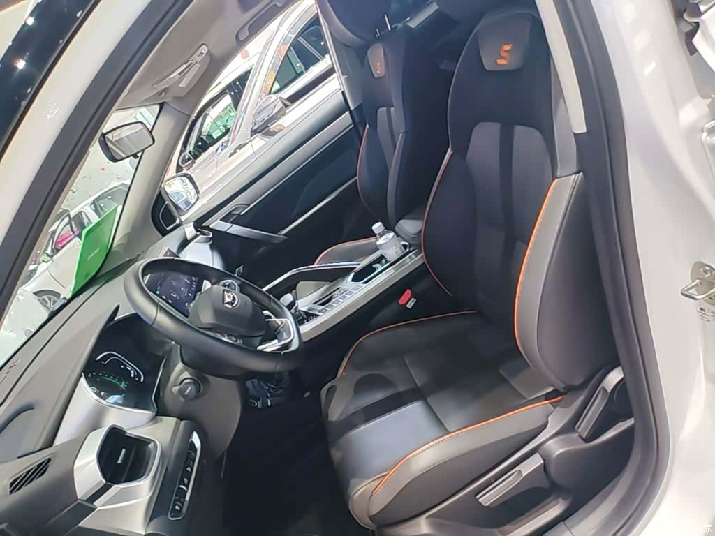 Geely Coolray, 2023 15