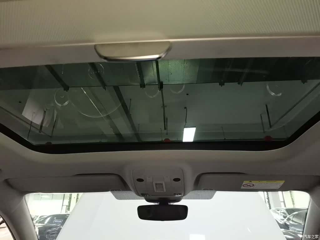Audi Q2L, 2024 18