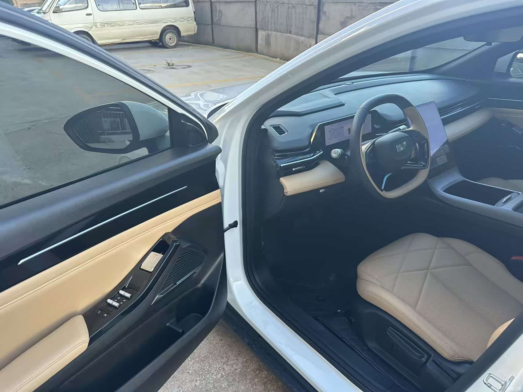 Geely Galaxy L6, 2024 15