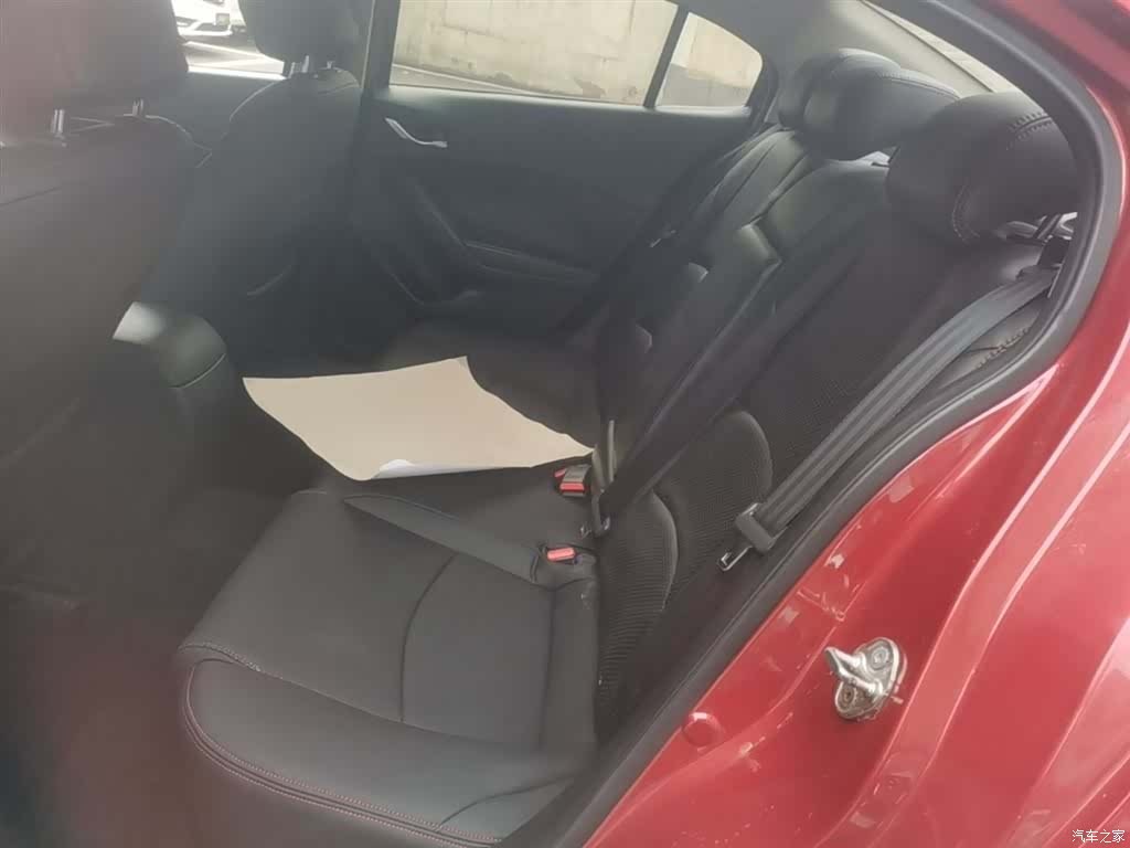 Mazda Mazda3, 2015 17