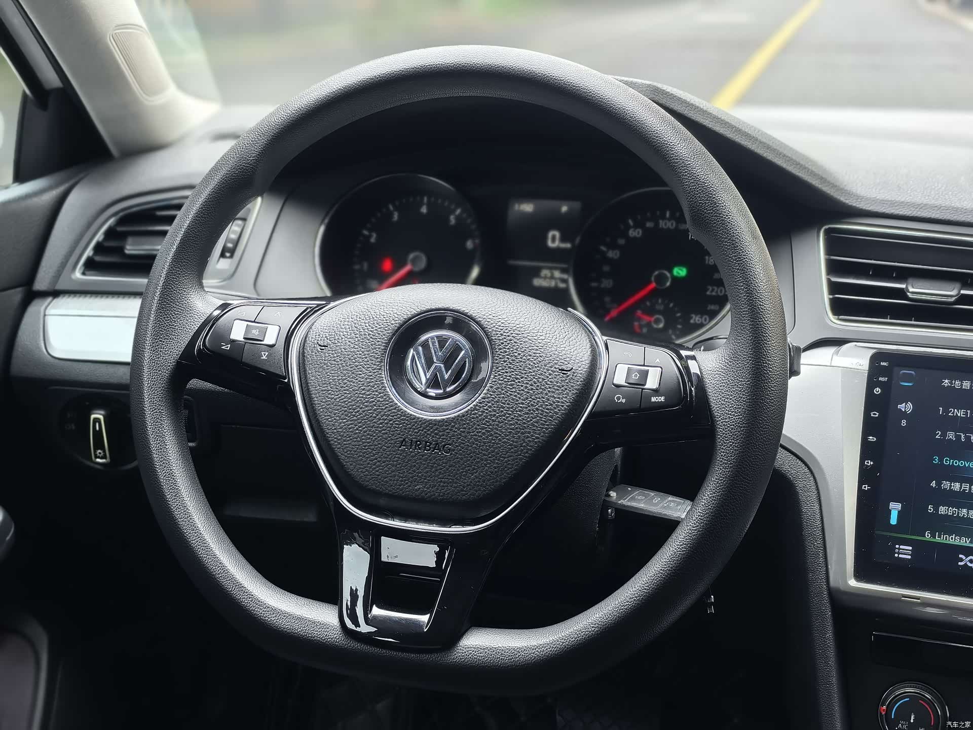 Volkswagen Lamando, 2018 11