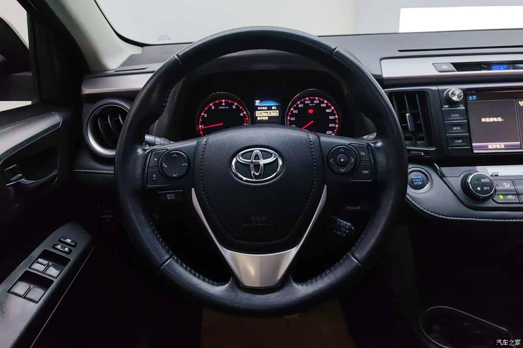 Toyota RAV4, 2018 15