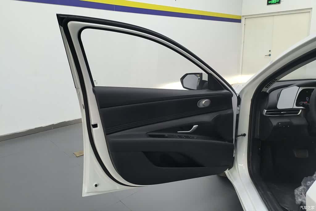 Hyundai Elantra, 2025 7