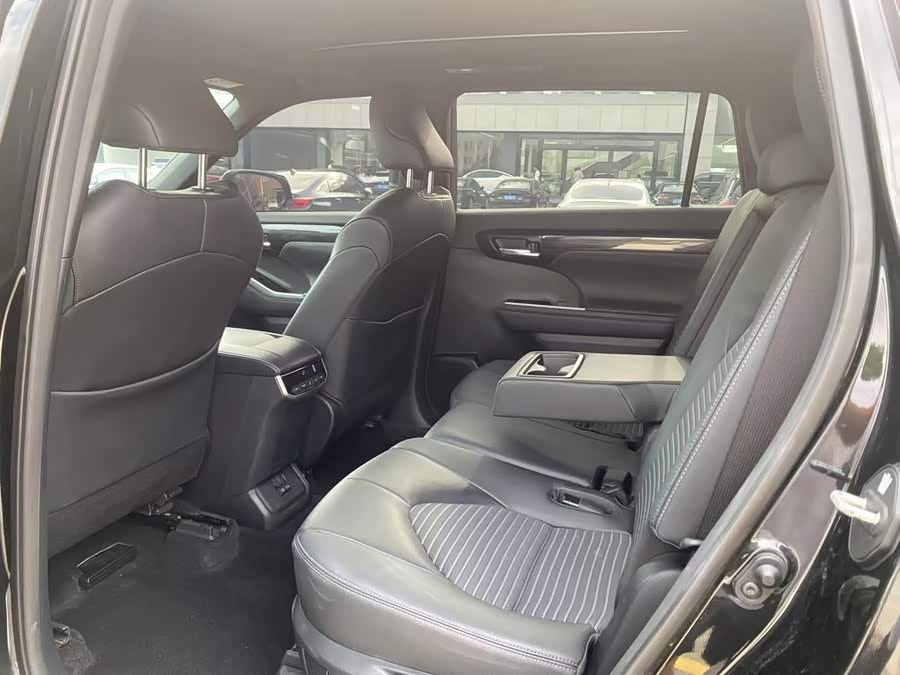 Toyota Crown Kluger 2023, фото 7