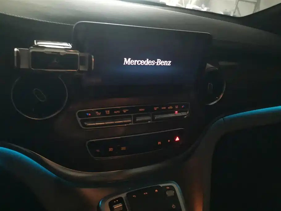 Mercedes-Benz V-class