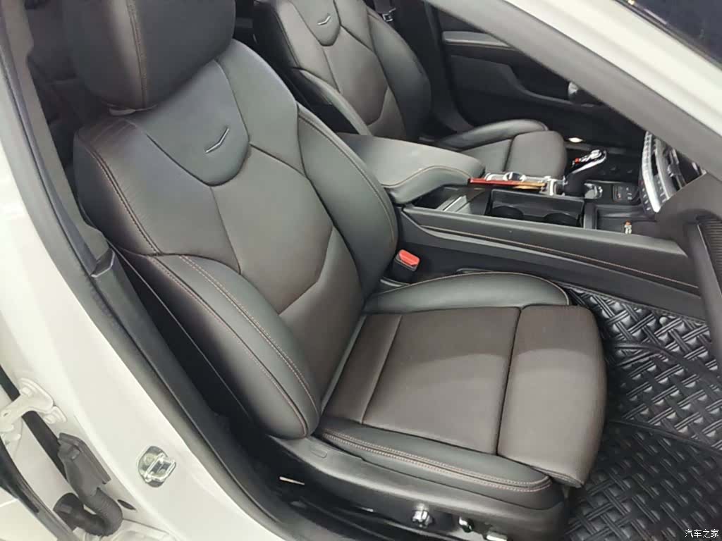 Cadillac CT5, 2023 25