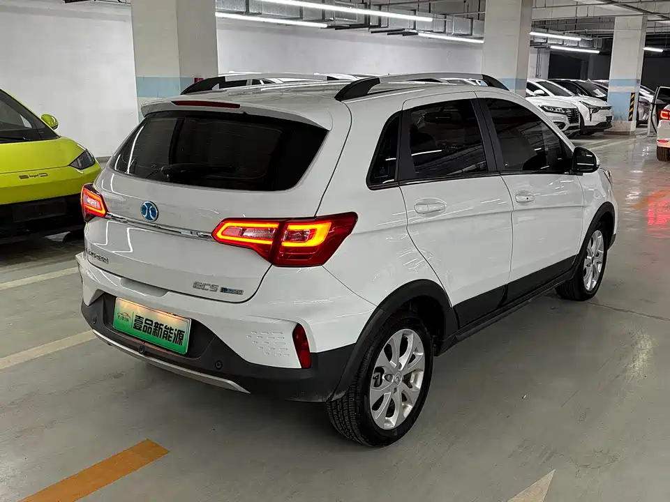 BAIC EC5