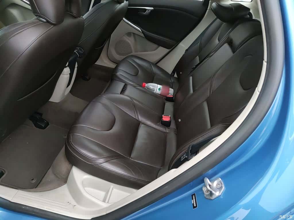 Volvo V40, 2016 13