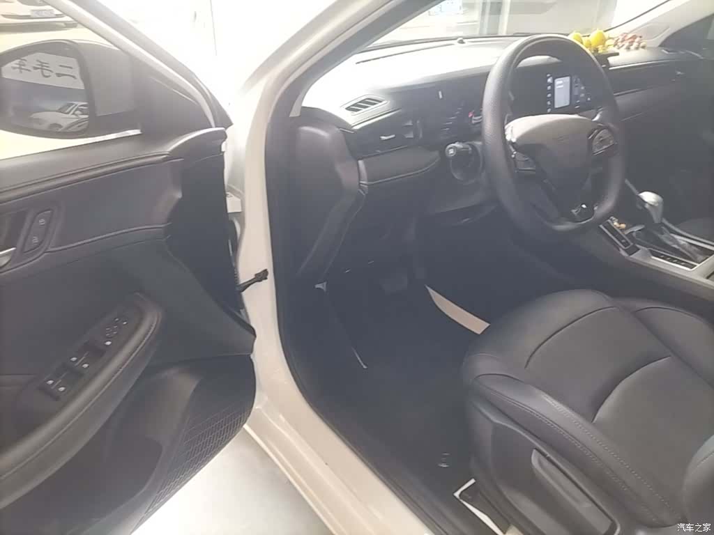 Roewe i5, 2025 16
