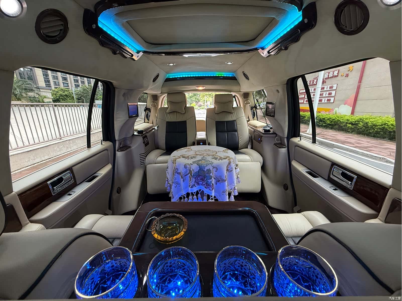 Lincoln Navigator, 2010 22