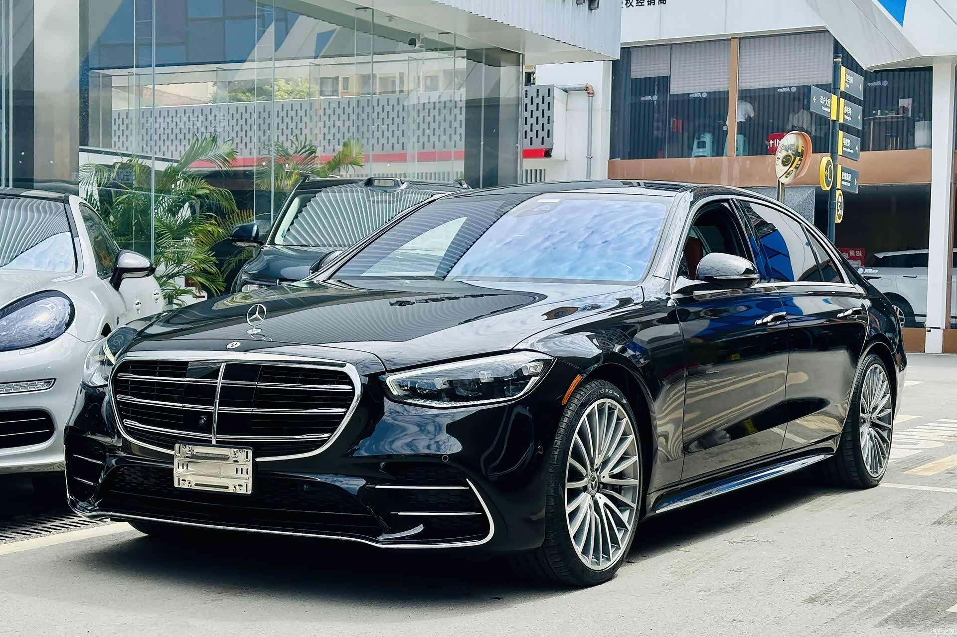 Mercedes-Benz S-Class, 2023 1
