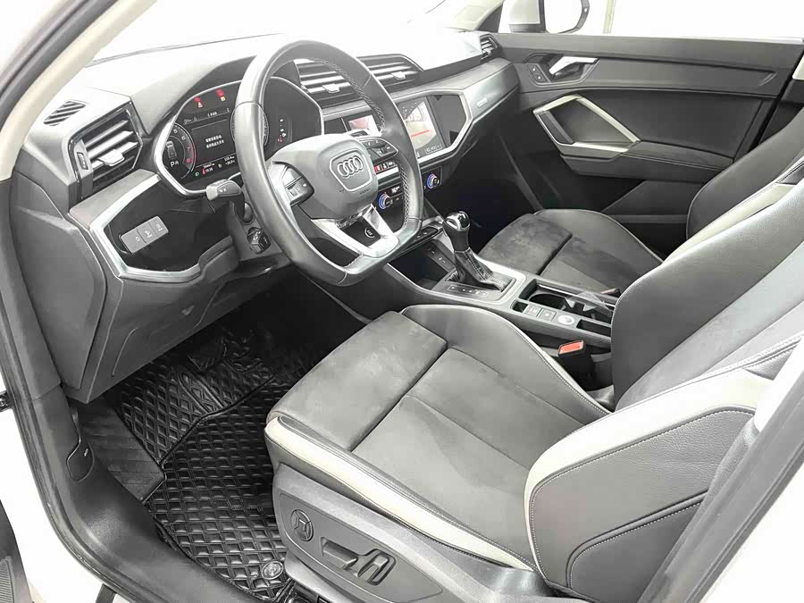 Audi Q3 2022, фото 7