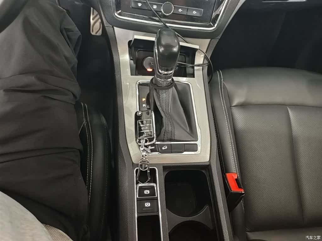 Roewe RX5, 2017 14