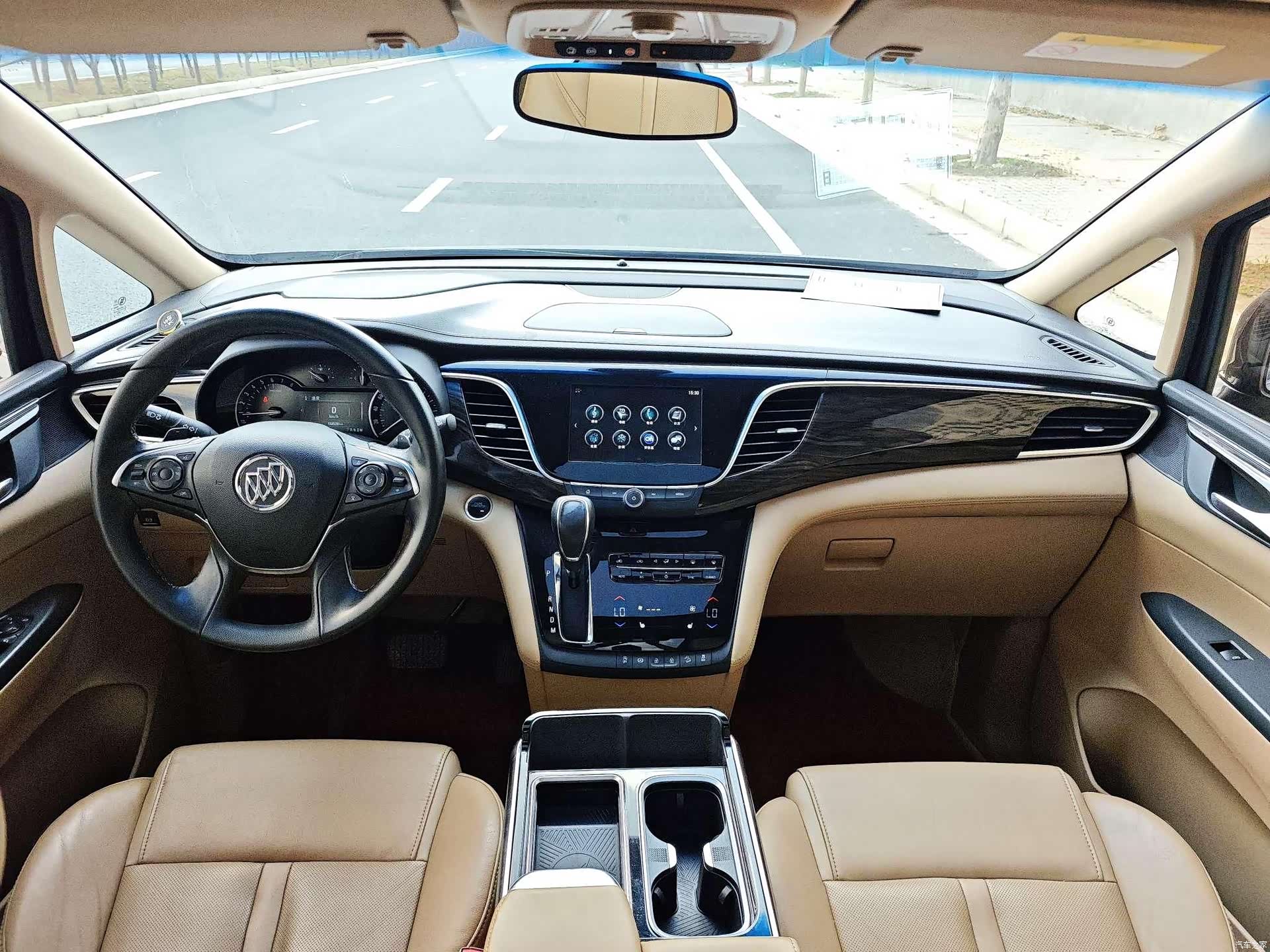 Buick GL8, 2018 9