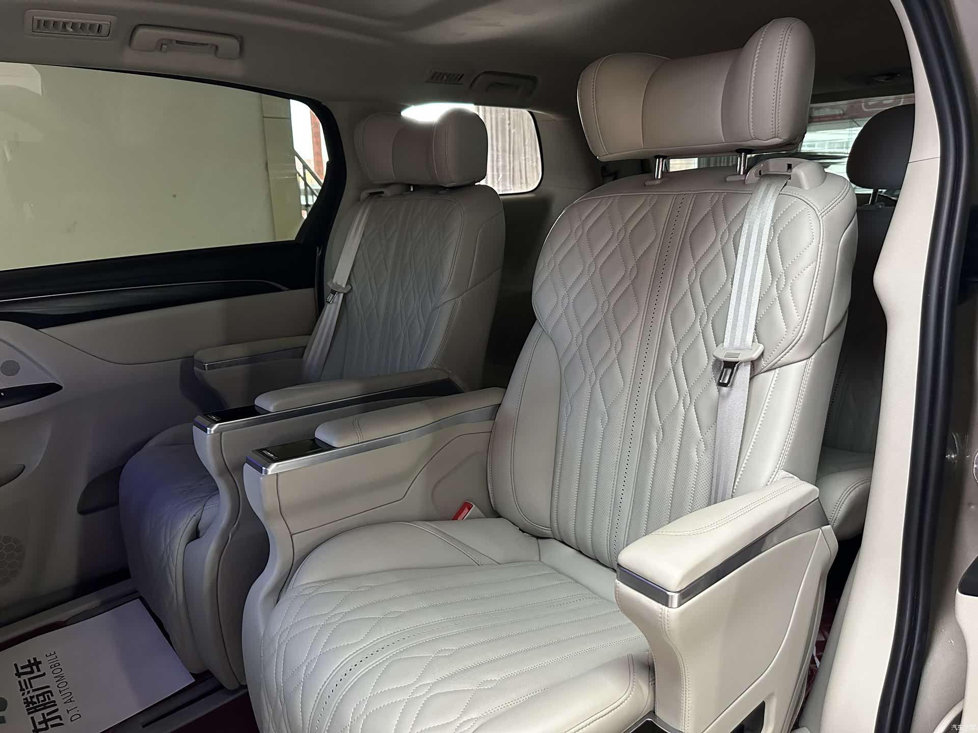 Buick GL8, 2023 25