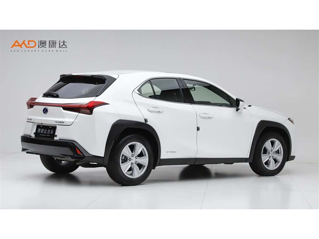 Lexus UX, 2019 3