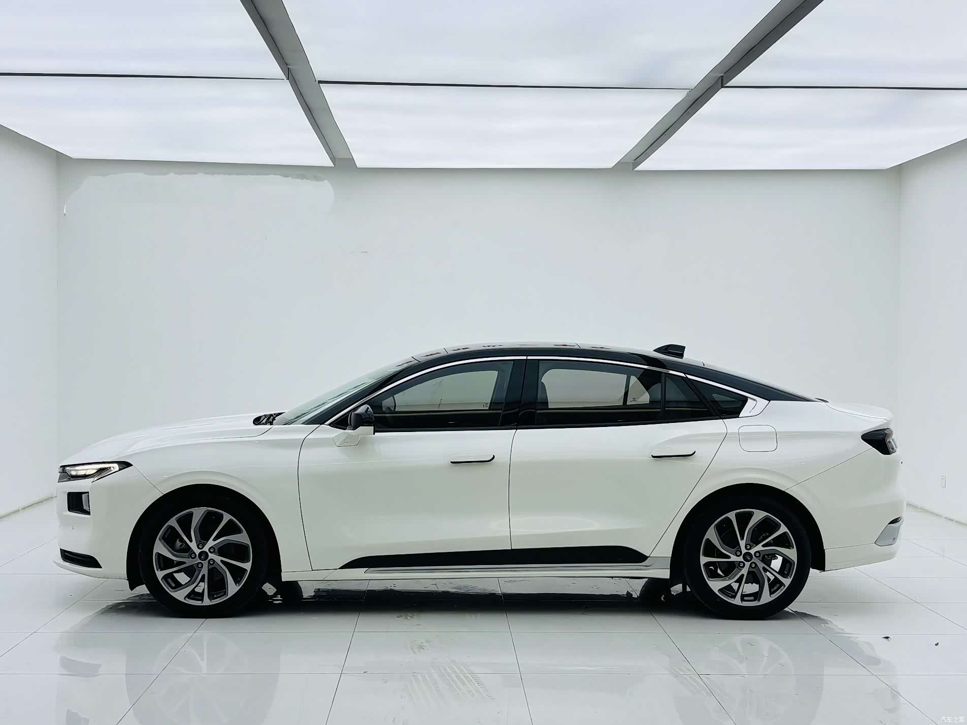 Ford Mondeo, 2023 4