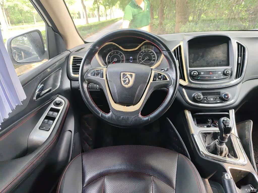 Wuling 560, 2017 3