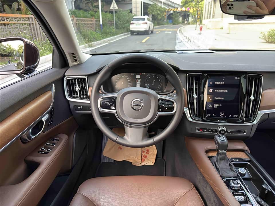Volvo S90