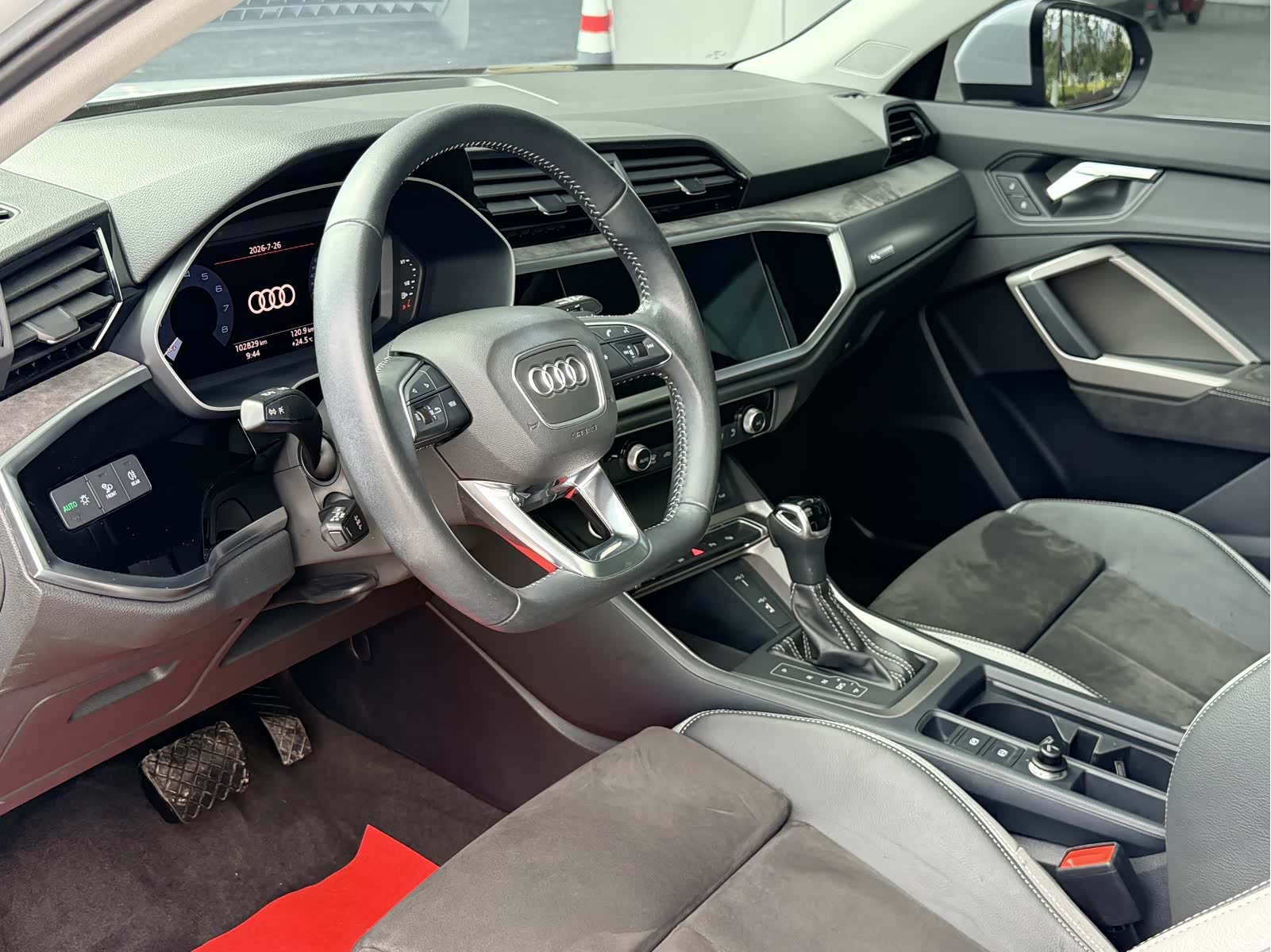 Audi Q3, 2021 11