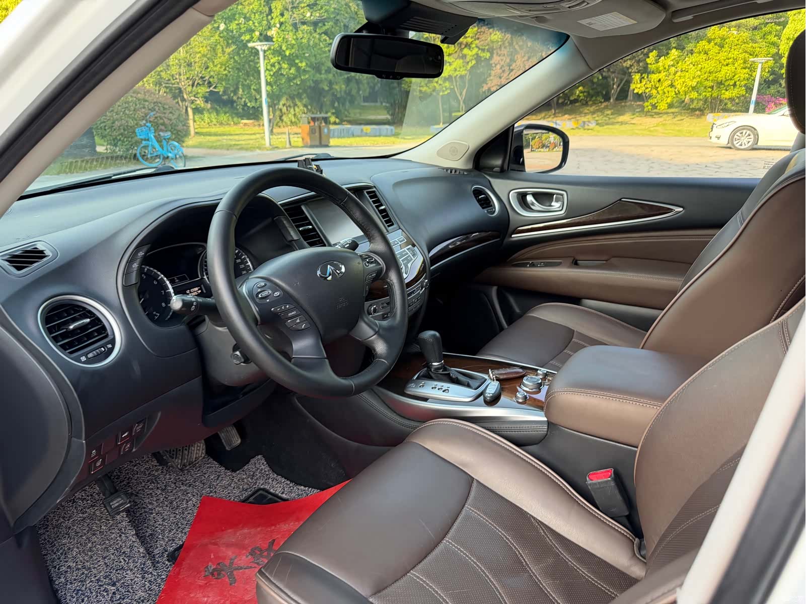 Infiniti JX35, 2015 8