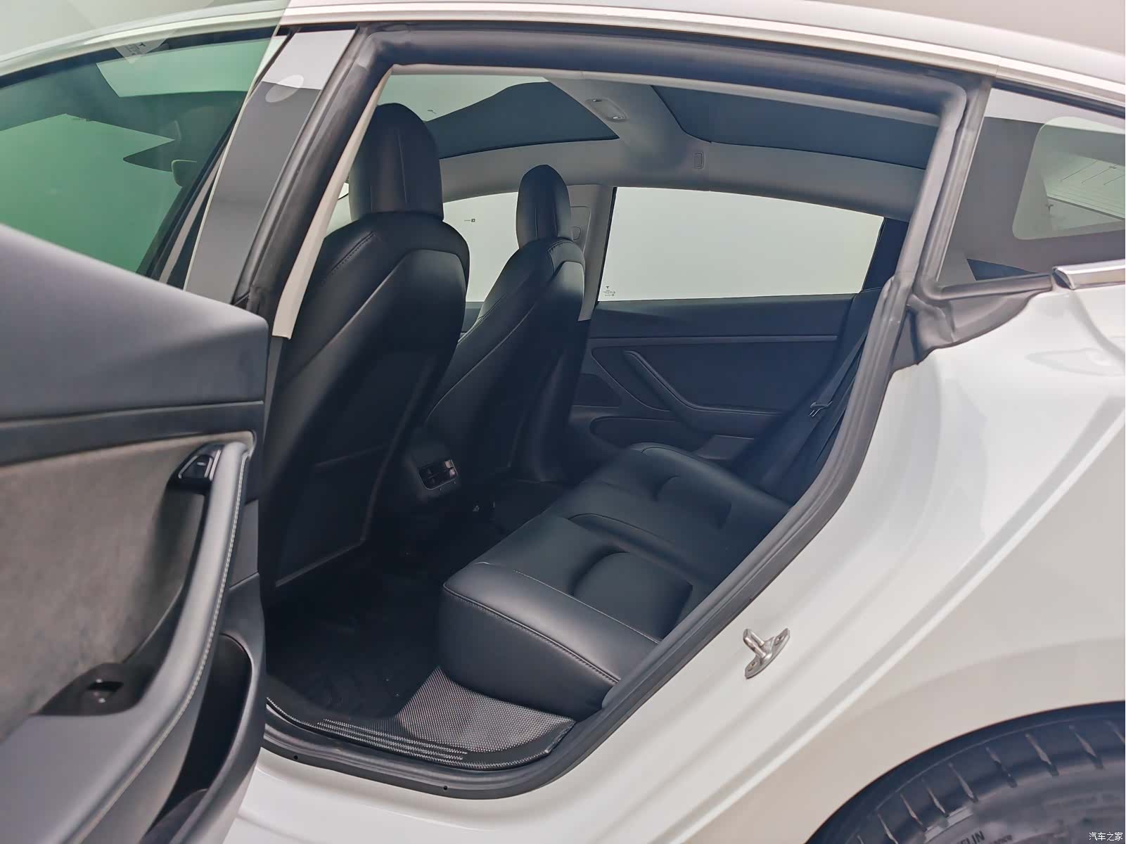 Tesla Model 3, 2020 17