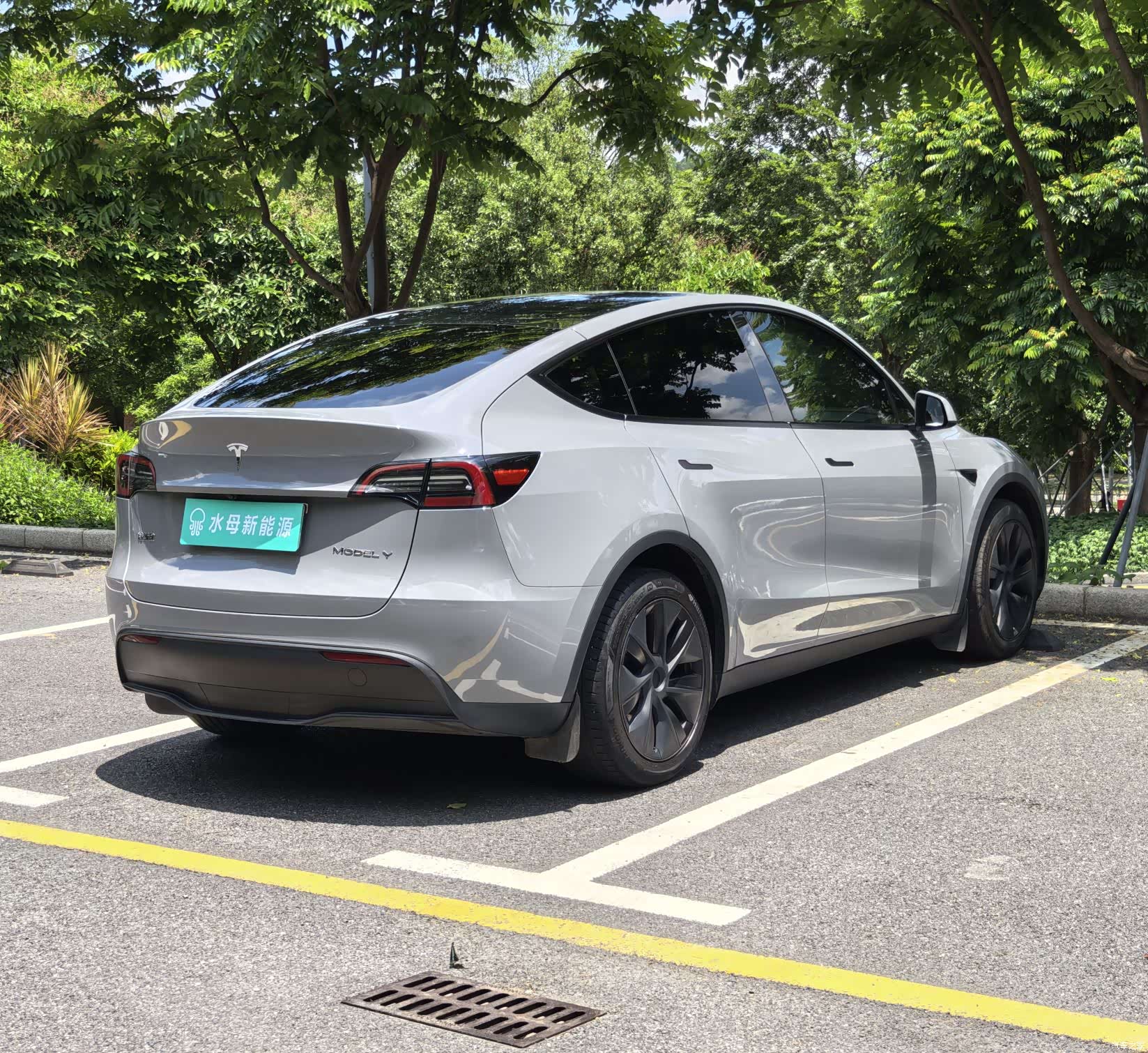 Tesla Model Y, 2024 9