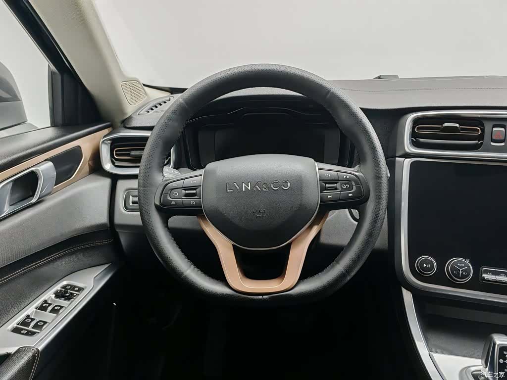 Lynk & Co 01, 2018 11