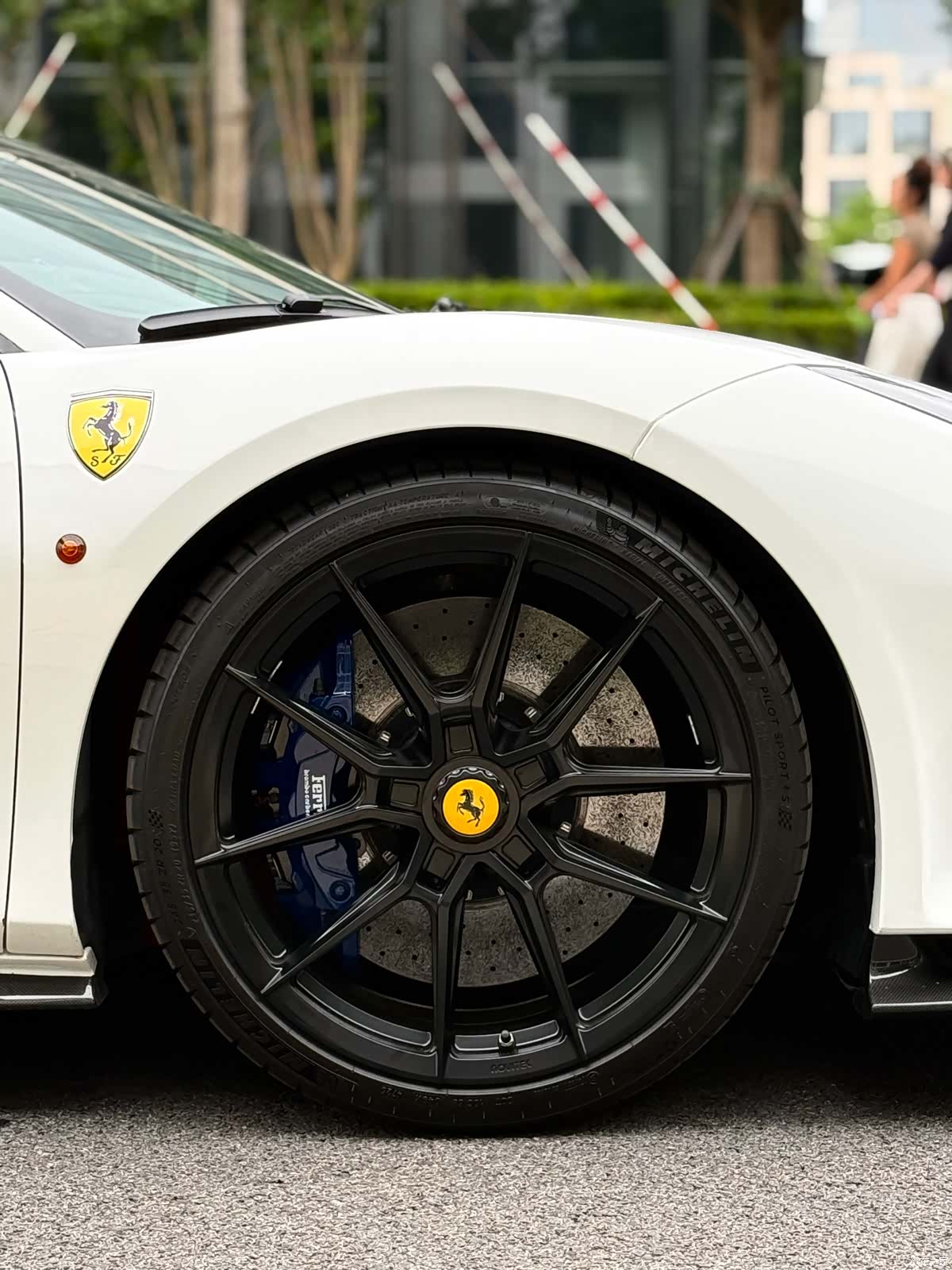 Ferrari 488, 2016 4