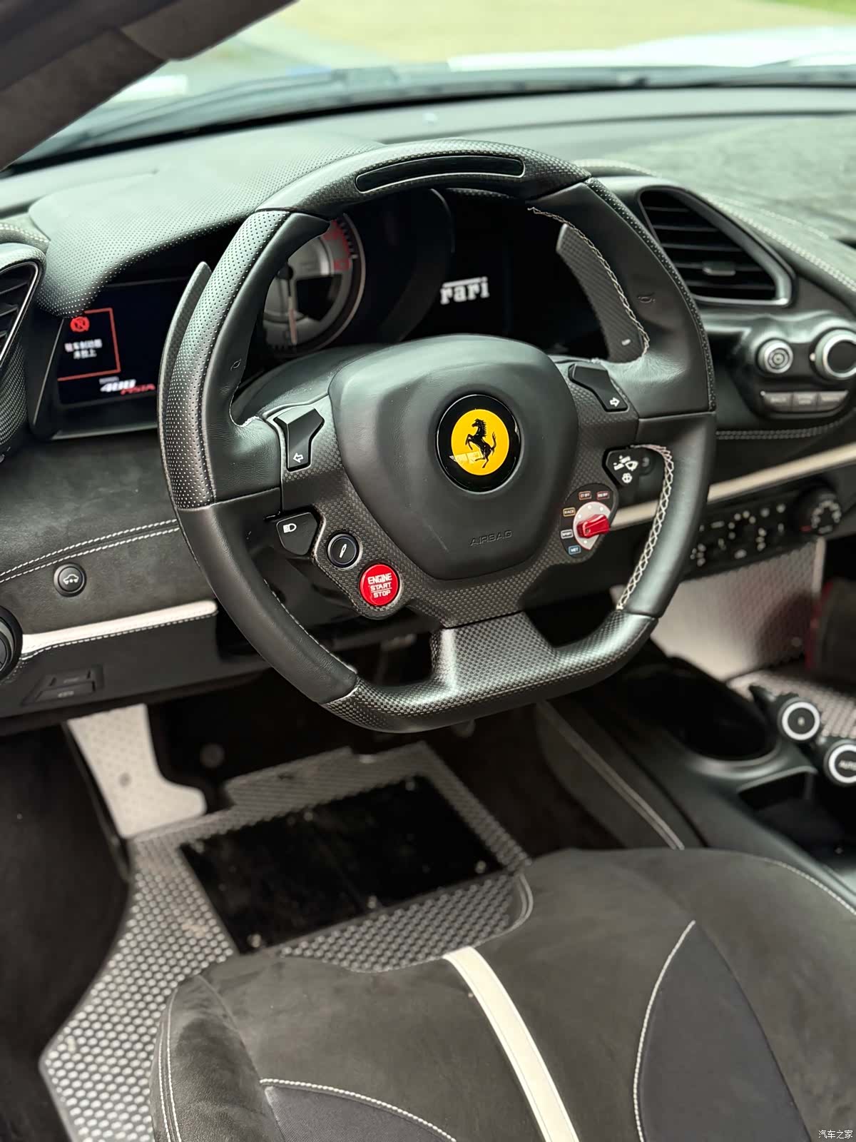 Ferrari 488, 2016 13